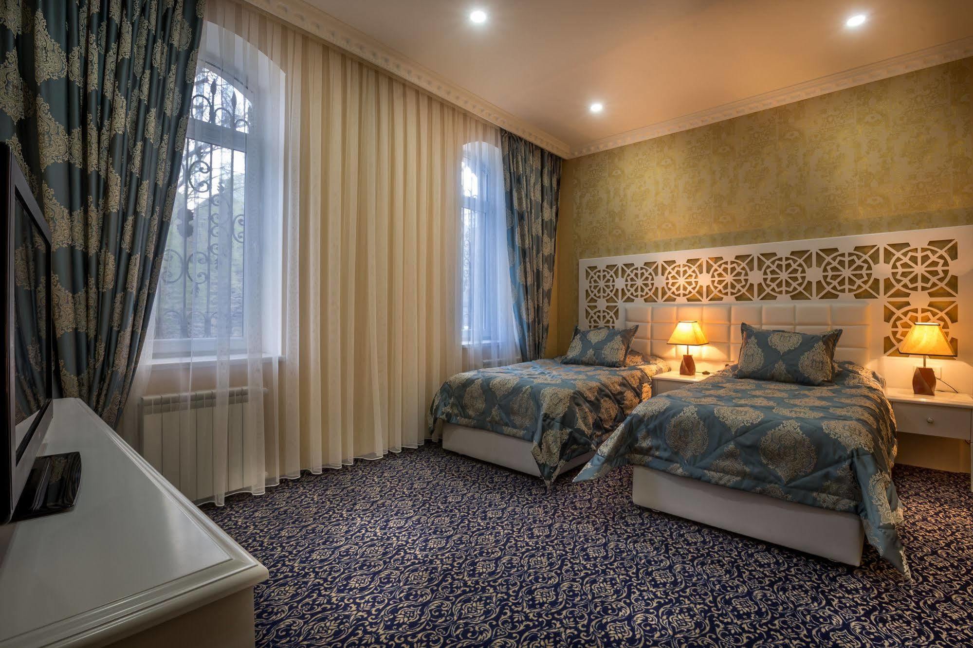 Premier Old Gates Hotel Baku Exterior photo